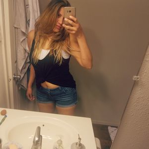 Meet your Posher, Dina